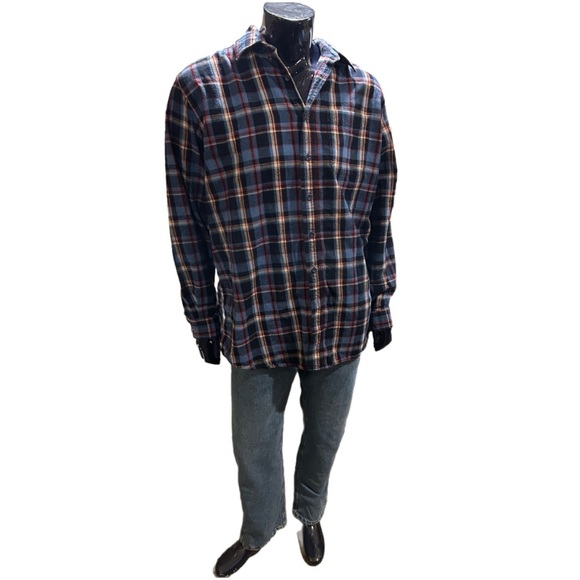 L.L. Bean Men's Plaid Flannel Button-Up Shirt. - Picture 2 of 3